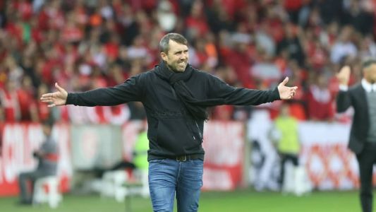 Coudet pode levar Internacional à semifinal da Copa Libertadores