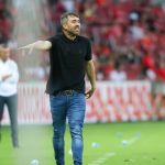 Coudet valoriza vitória do Inter com estratégia diferente: 'Resultado além da ideia'