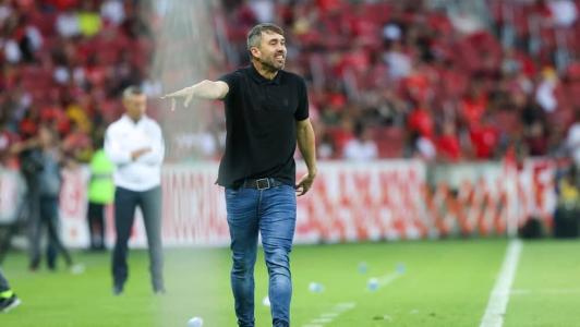 Coudet precisou mudar sua estratégia de jogo para conquistar a vitória em cima do Bragantino