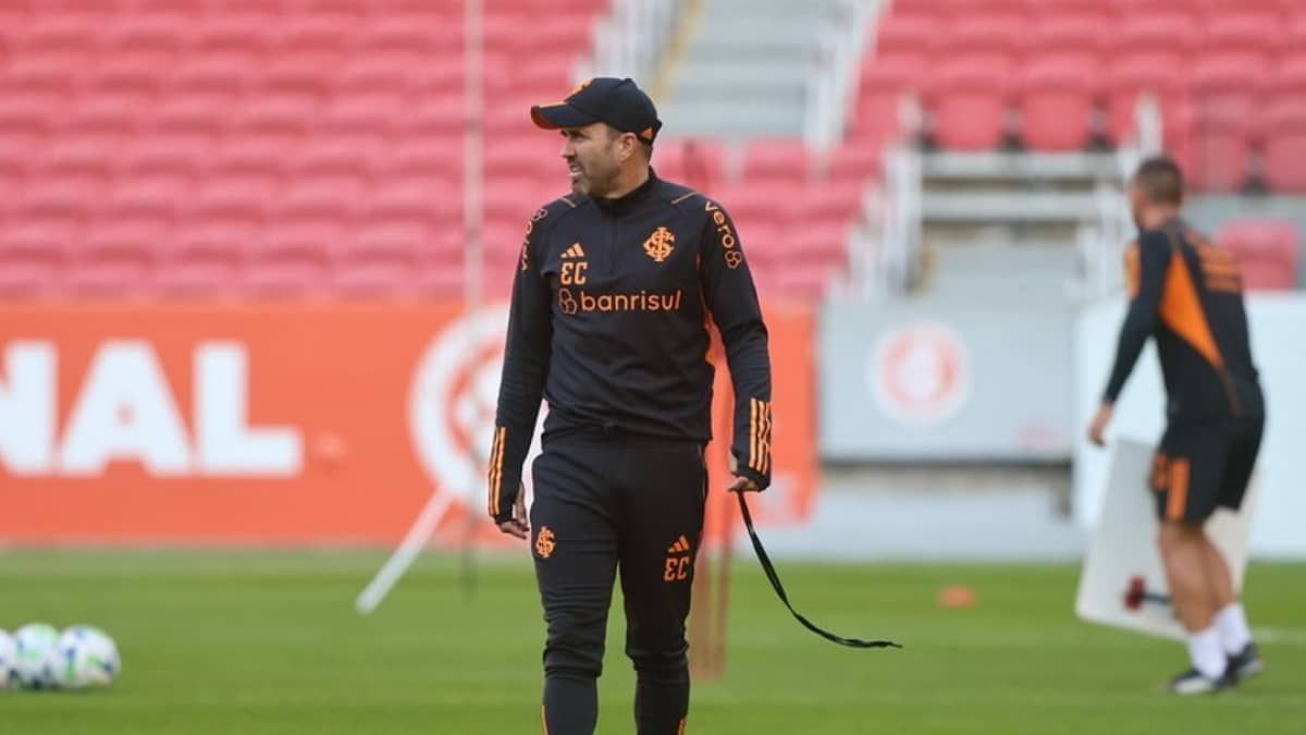 Coudet reestreia no comando do Inter diante do RB Bragantino no Brasileirão