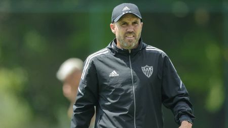 Coudet tem 31 jogadores no elenco, mas tem baixas momentâneas por contusão