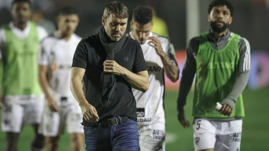Coudet tem desafio de melhorar o desempenho do Atlético