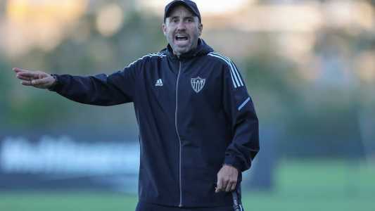 Coudet terá de lidar com desfalques no clássico