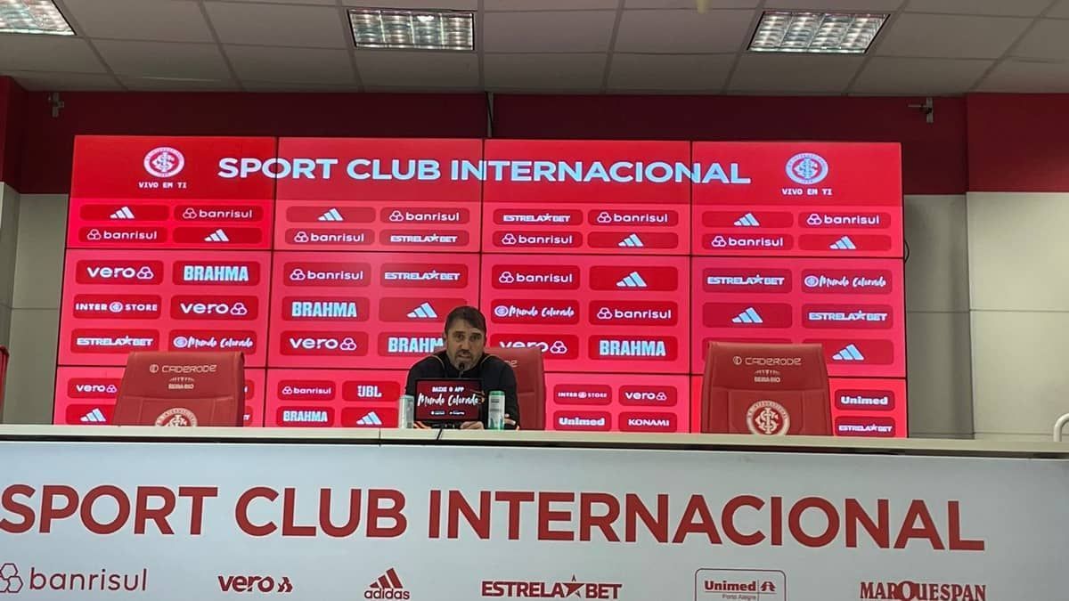 Coudet comenta sua primeira vitória no Inter no Brasileirão: 'Estava desesperado'