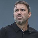 Coudet roda peças e tem dificuldade em achar 'meio-campo ideal' no Atlético