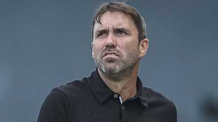 Coudet vem alternando meio-campo do Atlético constantemente