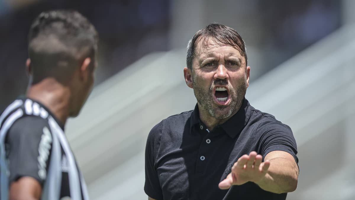 Com todos os gols no segundo tempo, Atlético vence o Tombense por 2x1