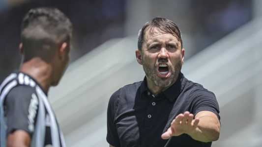 Coudet vence a segunda partida em dois jogos pelo Atlético