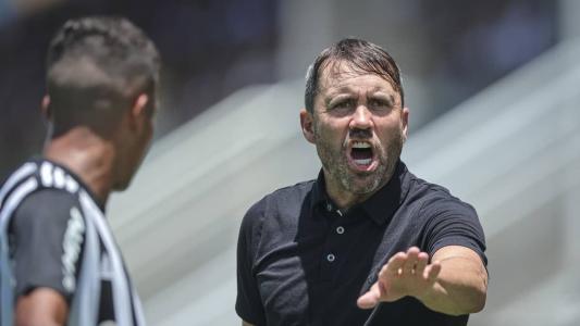 Coudet vence a segunda partida em dois jogos pelo Atlético