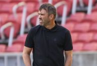 Coudet pede desculpas por expulsão e reclama do gramado em vitória do Internacional