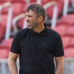 Coudet pede desculpas por expulsão e reclama do gramado em vitória do Internacional