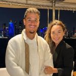 Esposa de Coutinho, do Vasco, tem podcast que entrevista mulheres de jogadores