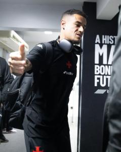Coutinho soma 11 gols com a camisa do Vasco na temporada