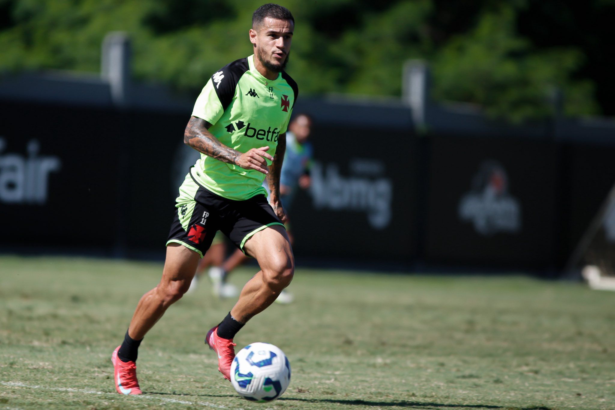 Coutinho aponta quesito a melhorar para ajudar mais o Vasco na temporada