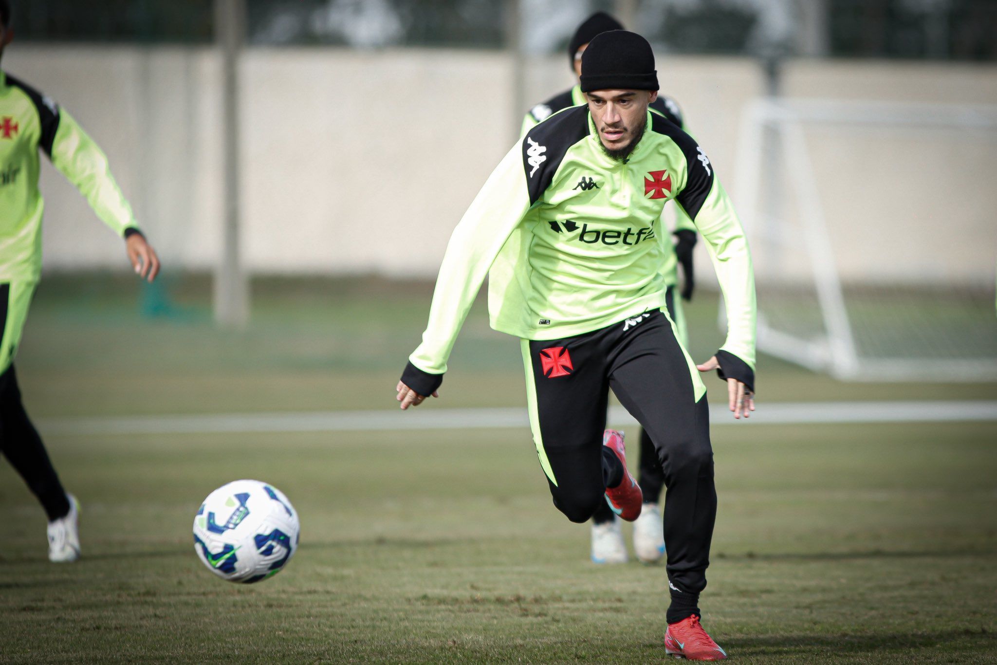 Escalação do Vasco: Felipe comanda o time de forma interina diante do Operário