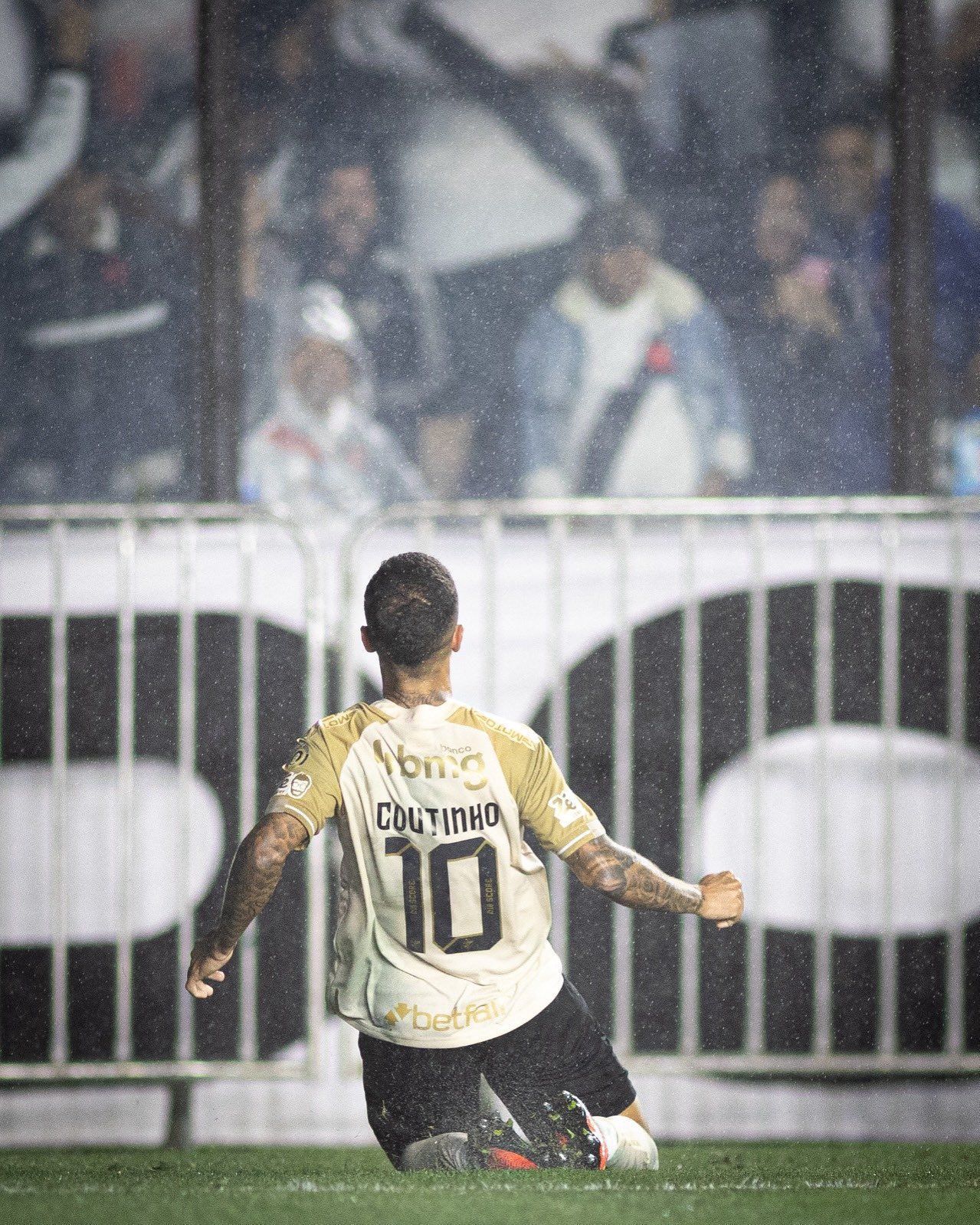 Coutinho projeta postura do Vasco para duelo contra o Cruzeiro no Brasileiro