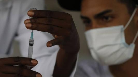 Em comparação com pessoas que tiveram influenza, outro vírus respiratório, as pessoas hospitalizadas com Covid-19 tiveram duas vezes mais chances de desenvolver hipertensão