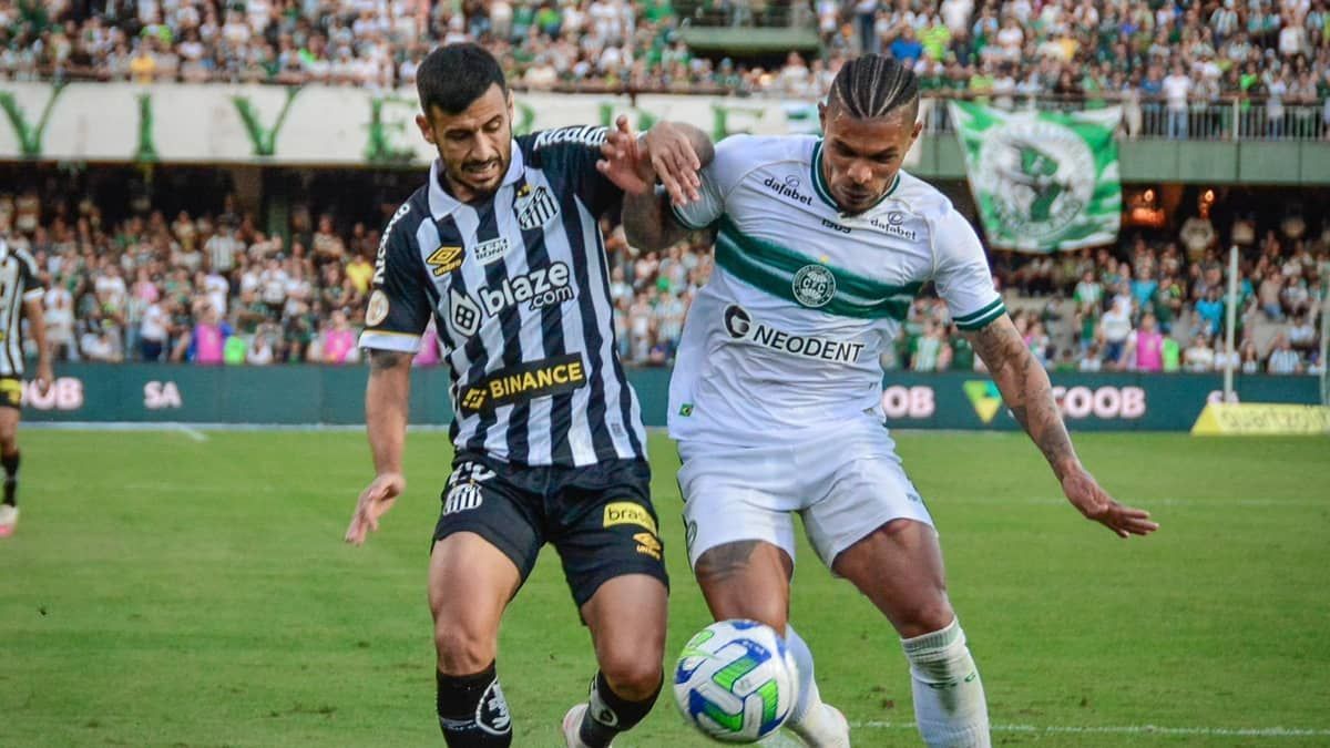 Coritiba empata com Santos e segue na lanterna do Brasileirão