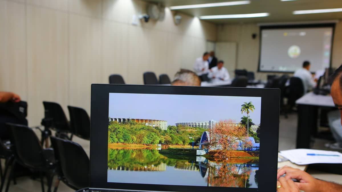 Copasa diz que BH e Contagem receberam lista de 10 mil imóveis que lançam esgoto na Pampulha