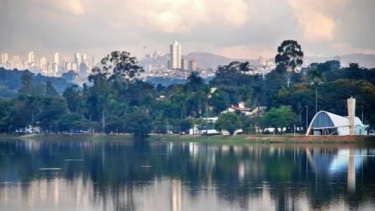 CPI da Lagoa da Pampulha questiona decisão da PBH em ignorar métodos para a limpeza da água