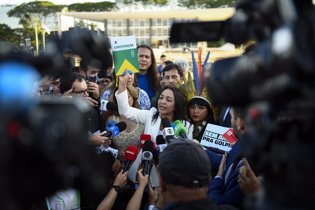 8 de Janeiro: CPMI acentua racha entre base e oposição, e relatório aprovado culpa Bolsonaro por ataques