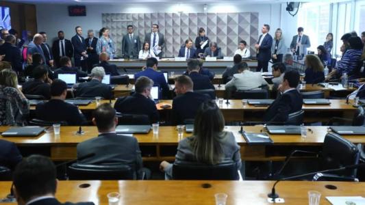 CPMI do 8 de janeiro quer quebrar o sigilo bancário do ex-presidente Jair Bolsonaro e da ex-primeira-dama Michelle