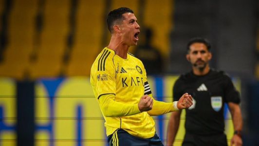 CR7 celebra gol em retorno ao Al-Nassr