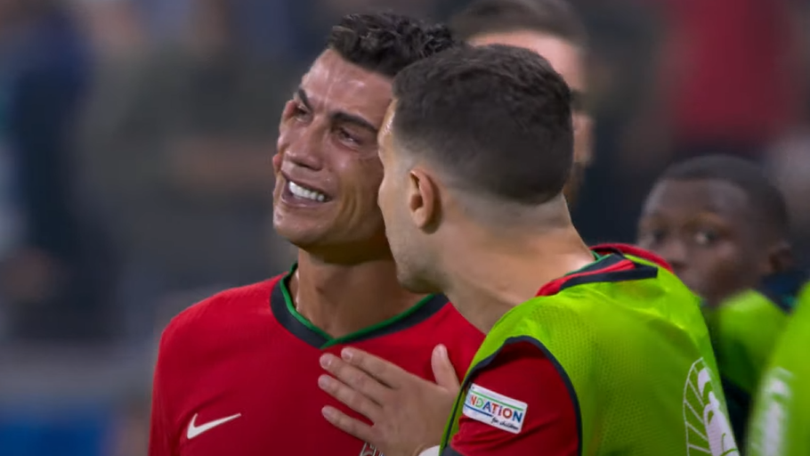 Cristiano Ronaldo chora copiosamente ao perder pênalti na Eurocopa; assista
