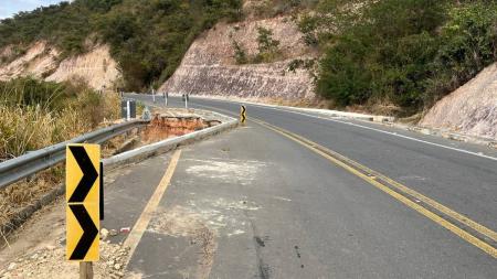Cratera ocupa um sentido da MG-114, próximo a Virgem da Lapa