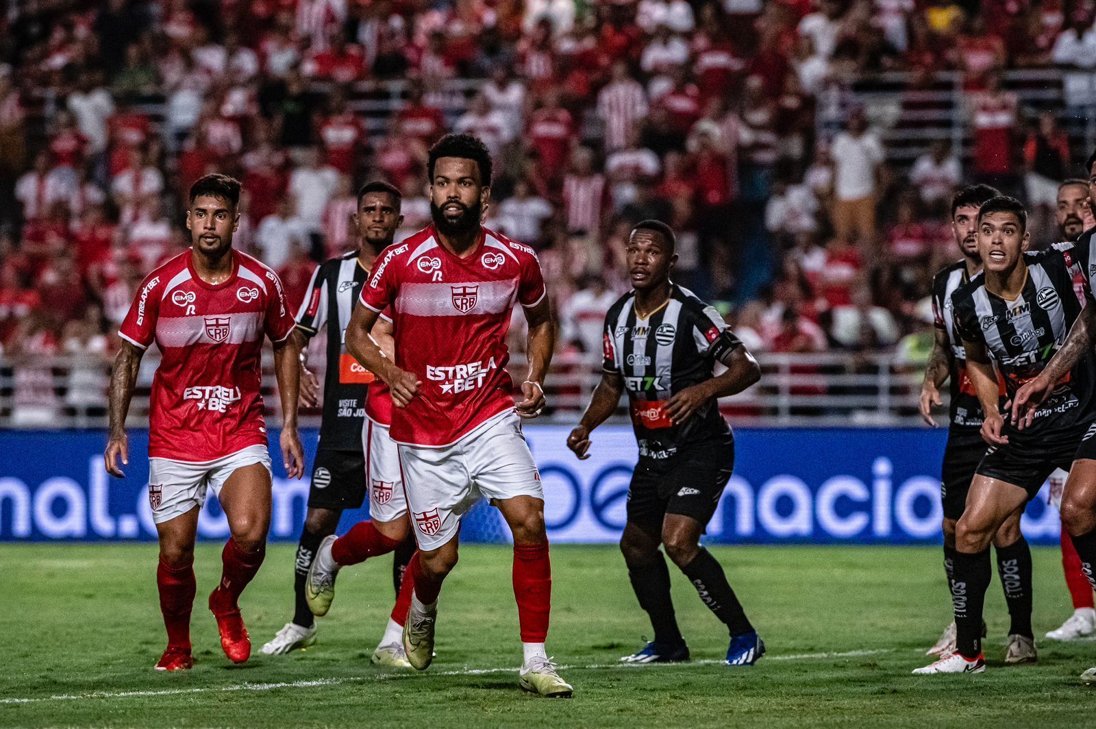 Volante do CRB conta porque saiu de jogo contra o Athletic: 'Caganeira'
