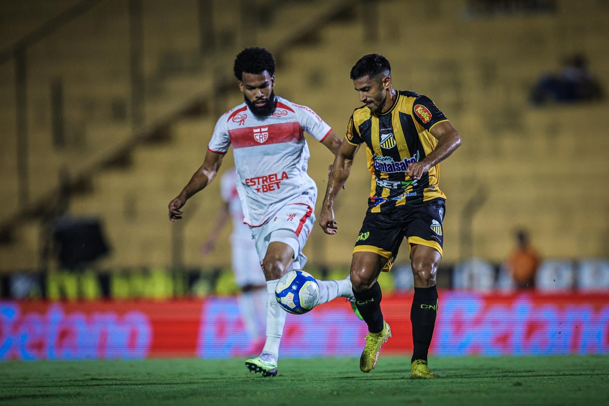 Novorizontino marca no fim e vence o CRB na abertura da Série B