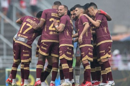 Jogadores do CRB em campo pela Série B
