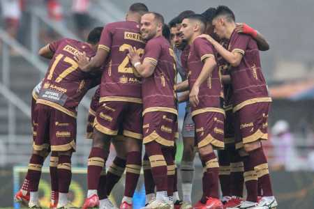 Jogadores do CRB em campo pela Série B