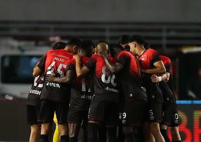 Athletico-PR vai preservar titulares contra Corinthians pela Copa do Brasil?