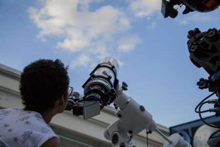 O Terraço Astronômico também estará aberto para observações noturnas e solares gratuitas aos fins de semana