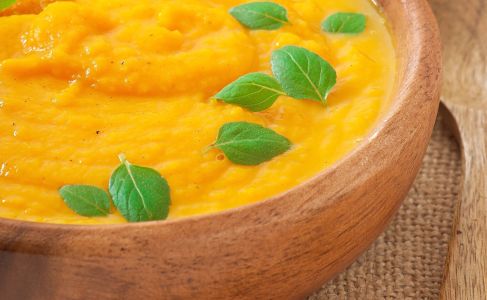 Angu mineiro sendo feito