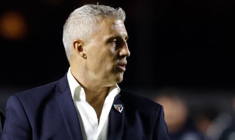 Hernán Crespo em campo para jogo do São Paulo em 2026
