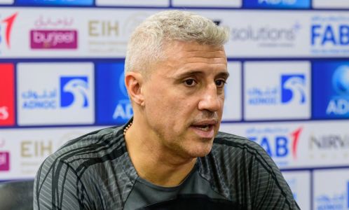 Hernán Crespo em entrevista como técnico do Al Ain, em junho de 2024