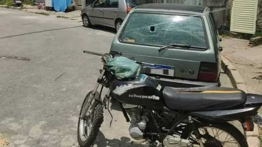 Criança autista estava brincando de buzinar o carro