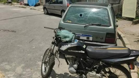 Criança autista estava brincando de buzinar o carro