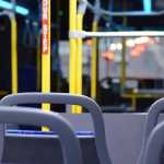 Mãe de criança que passou a ter convulsão após ser atingida por porta de ônibus será indenizada