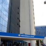 Mãe de filho autista não consegue emprego e tenta auxílio do INSS  