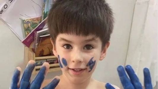 Criança tinha 4 anos quando morreu em decorrência de uma hemorragia interna