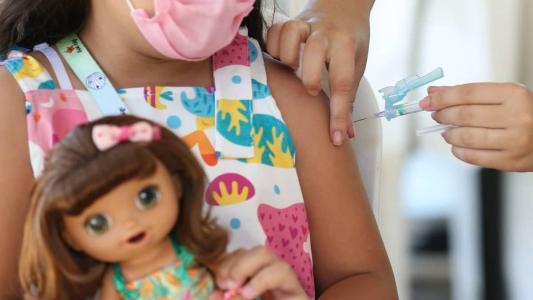 Crianças de 3 e 4 anos que já receberam a 1ª dose podem tomar a 2ª a partir desta sexta-feira (20)