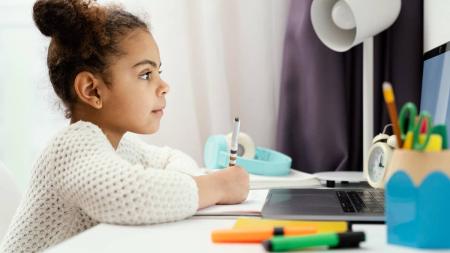 Crianças e adolescentes foram rastreados online