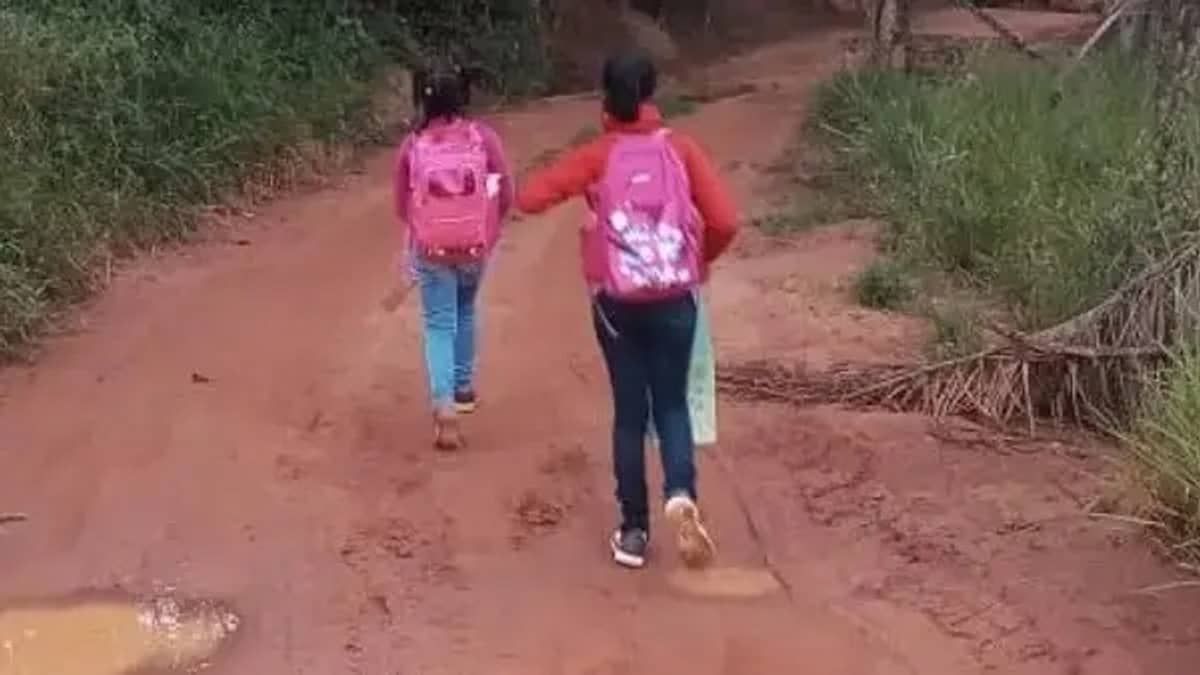 Escolar volta a transportar alunas da zona rural de Crucilândia (MG) e mãe comemora: “graças a Deus”