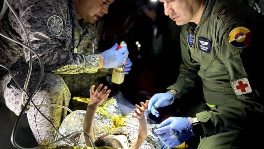 Crianças resgatadas na selva colombiana são alvo de disputa entre familiares.