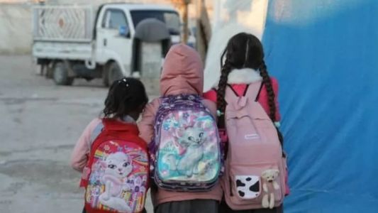 Crianças Yazidi  em campo de refugiados