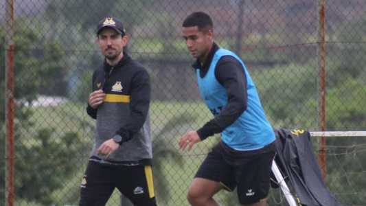 Criciúma e Vitória se enfrentam na Série B