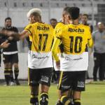 Criciúma x Ceará: confronto no Sul reúne invicto e time que tenta embalar